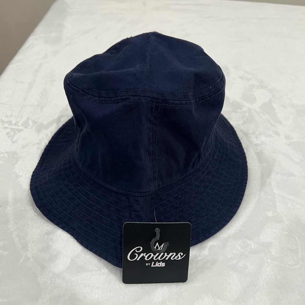 Bucket hat